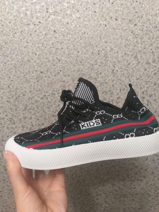 Продам новые кеды