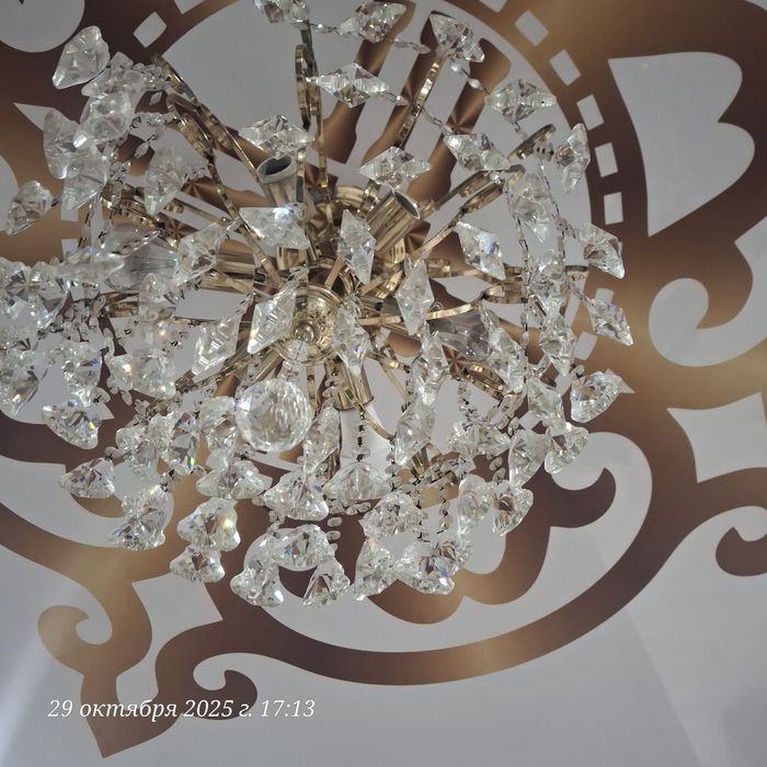 Люстра в хорошем состоянии