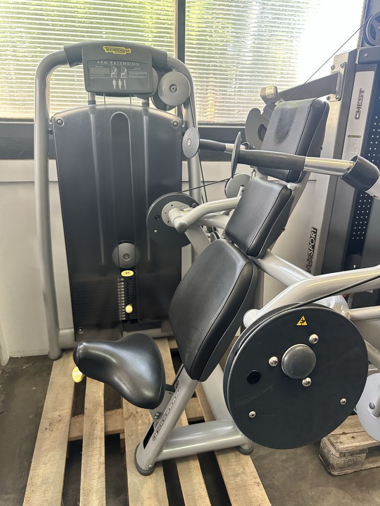 Technogym sesection - уред за трицепс