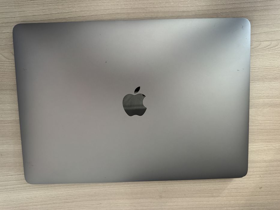 MacBook Air M1 (2020), серый графит — идеальное состояние, батарея 89%
