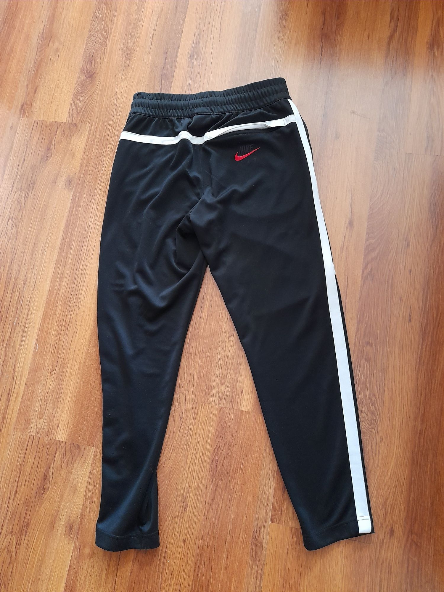 Nike Air мъжко долнище M- L размер.