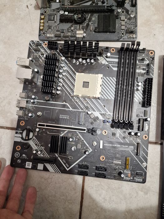 Lot Placi video Rtx Rx R9 ,placi de baza Am5 Am4 12th gen pentru piese