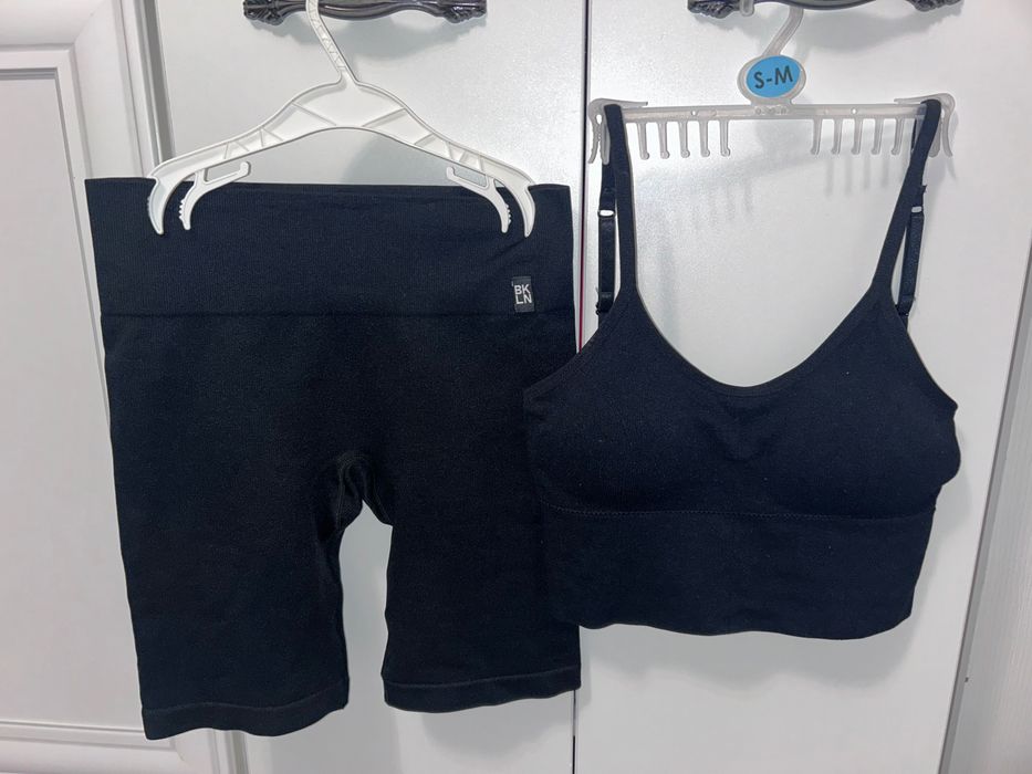 Compleu Bustiera și pantaloni scurti