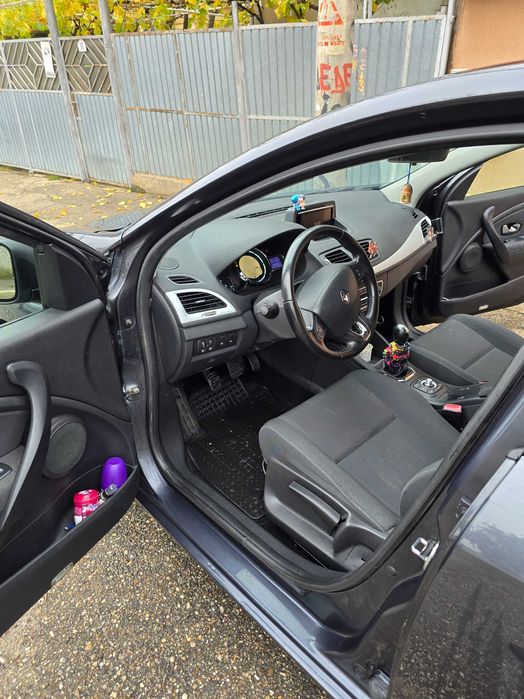 Vând renault megane 3 2014 luna 09 motor 1.5 dCi 110cp