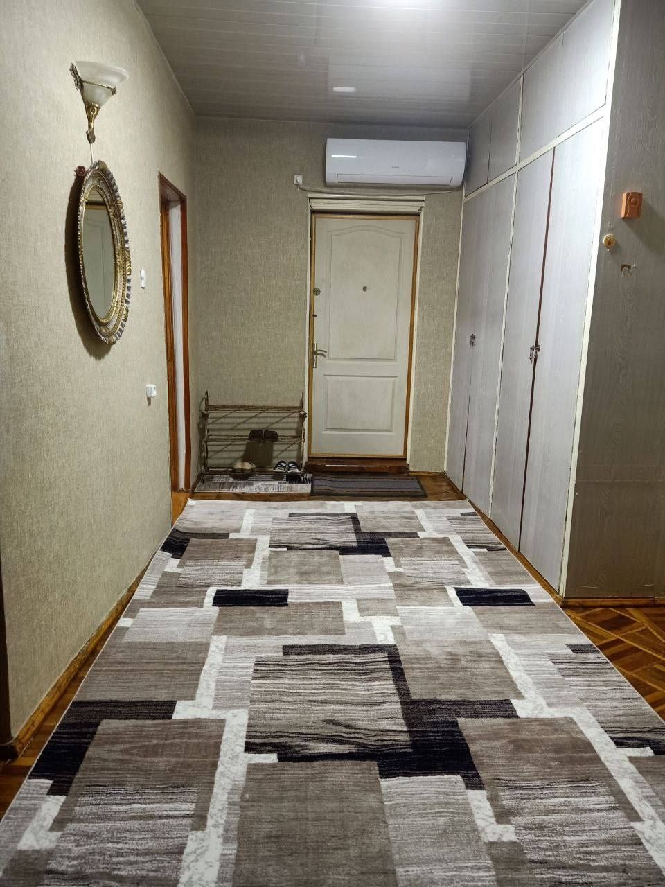 Сдаю квартиру в Яккасараском районе.