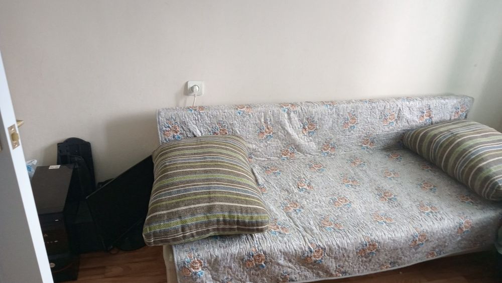 Продается диван для гостиной или детской