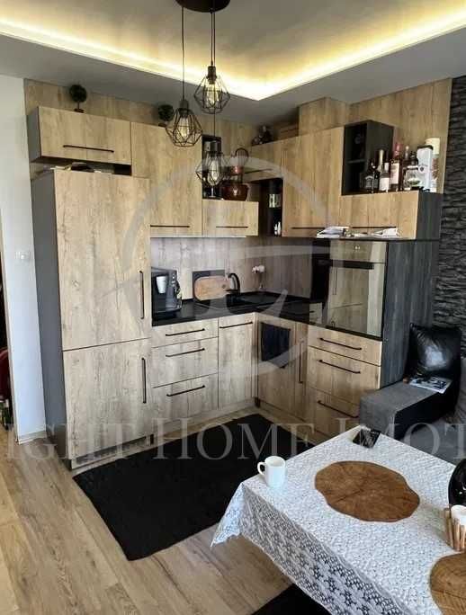 Продава се Четиристаен апартамент в Пловдив, Христо Смирненски - 75 кв.м за 2039 €/кв.м - Снимка #2