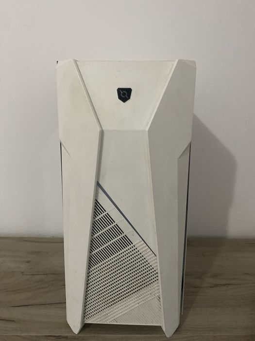 Vand PC Gaming Foarte bun pentru incepatori si cei experimentati