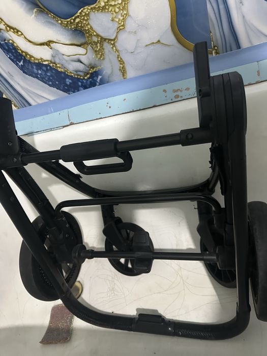 Коляска 3в 1 в среднем состоянии