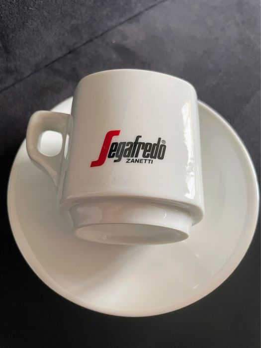 Cesti Segafredo cu farfuriute