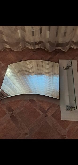 Продам зеркало с подставкой