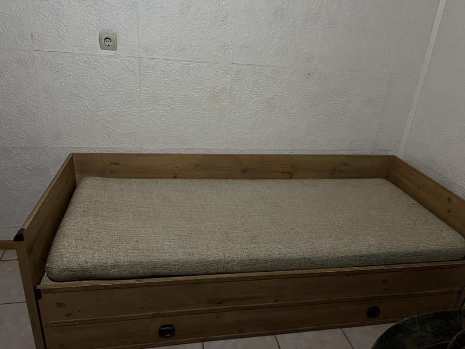 Продавам мебели в добро състояние