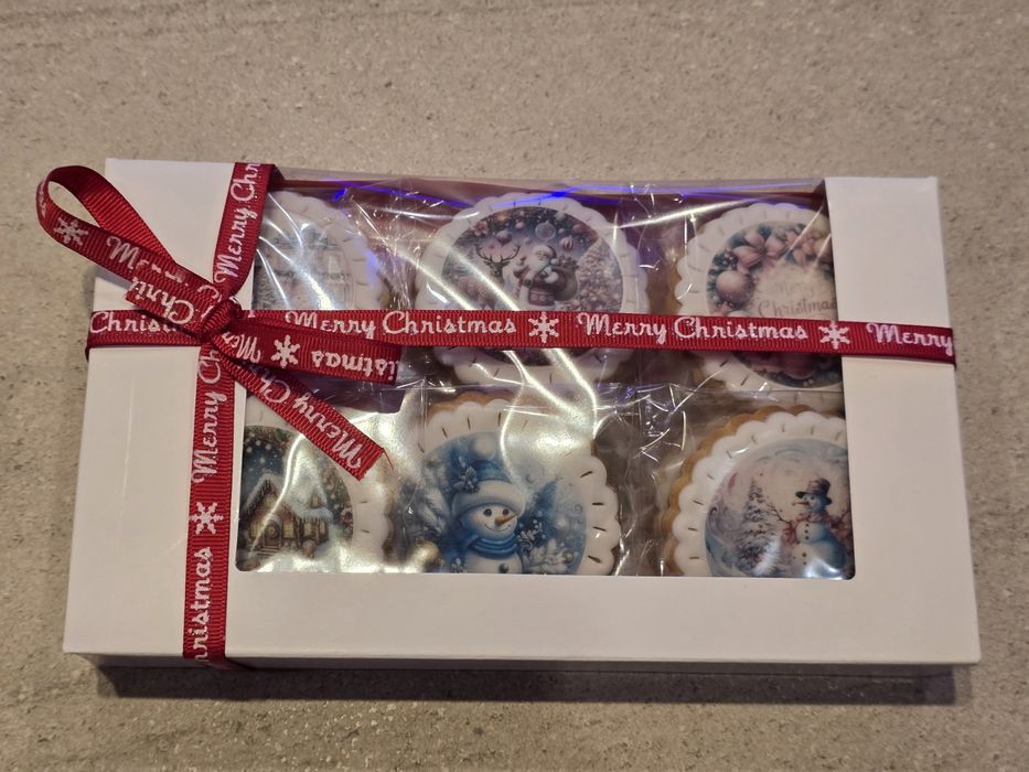 Коледни бисквитки декорирани