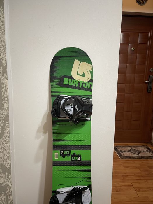 Placa snowboard 130 cm burton cu legaturi
