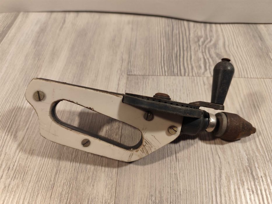 RAR Bormasina masina de gaurit manuala romaneasca Metalica Oradea