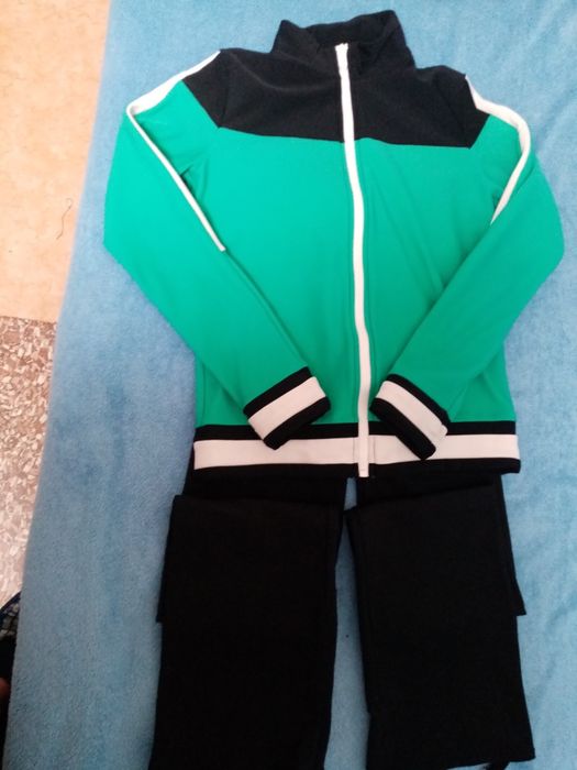 Детский спортивный костюм для фигурного катания