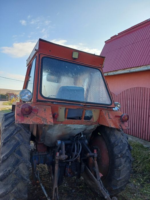 Cabine tractor U 650 trapeze