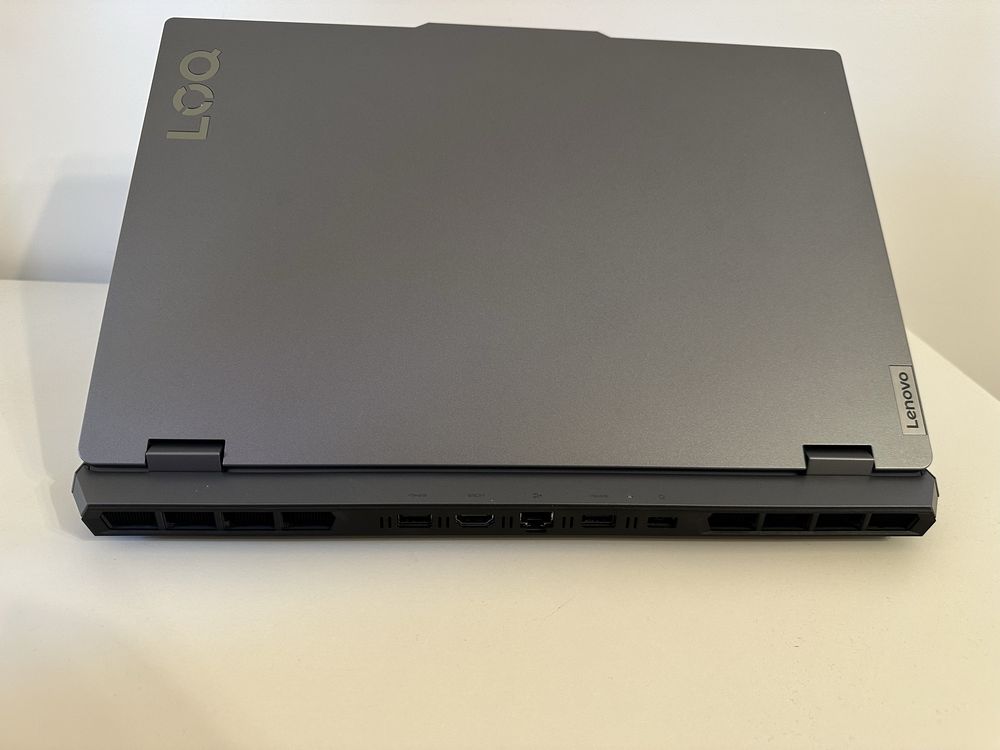 Laptop Gaming Lenovo LOQ 15IAX9