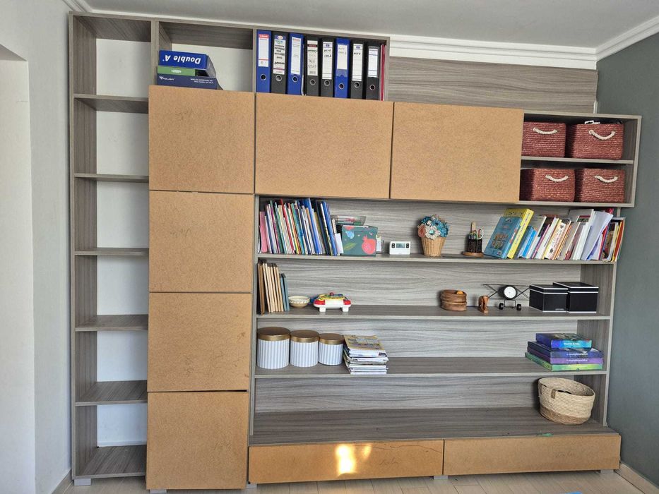 Vand Biblioteca Mobila
