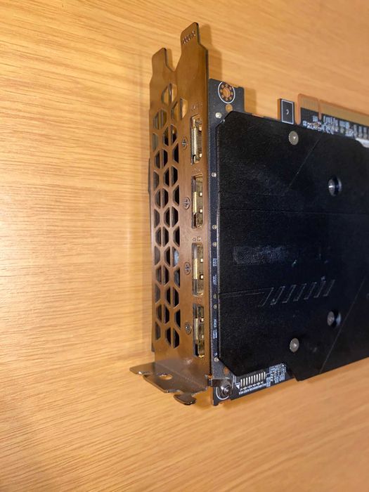 Placa video GIGABYTE Radeon RX 5700 GAMING OC 8GB GDDR6 256-bit