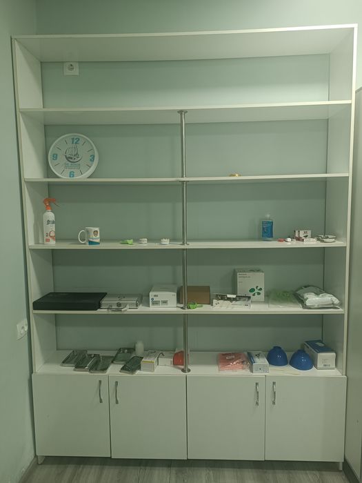 Shkaflar bor sotiladi