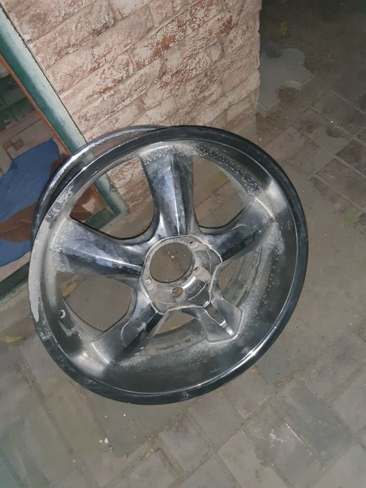 Шевролет субрбан машинанын дискилери сатылады. 4шт