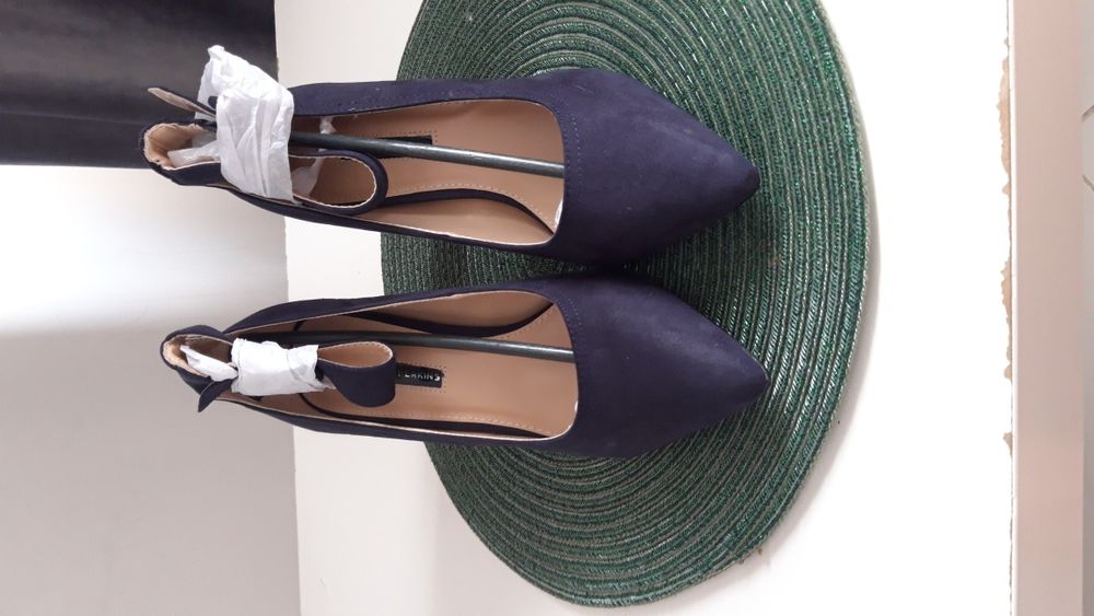 Nou! Pantofi Dorothy Perkins, nr.38