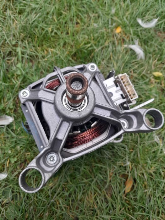 Vând motor masina de șpalat wirlpool