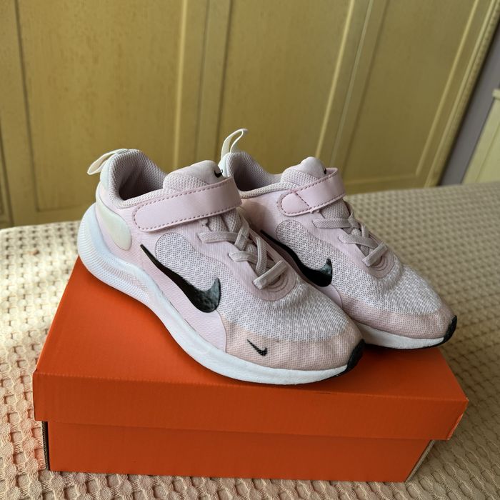 Nike Revolution 7 Younger Kids Shoes Найк детски маратонки момиче