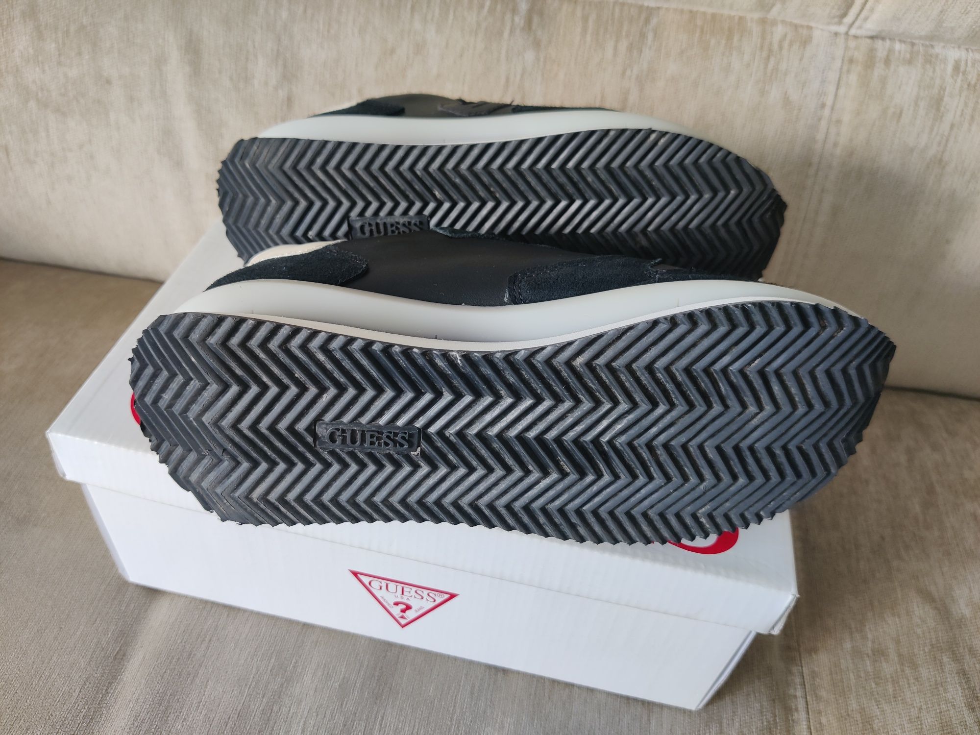 Sneakers Guess bărbați,măr 41, stare foarte bună!