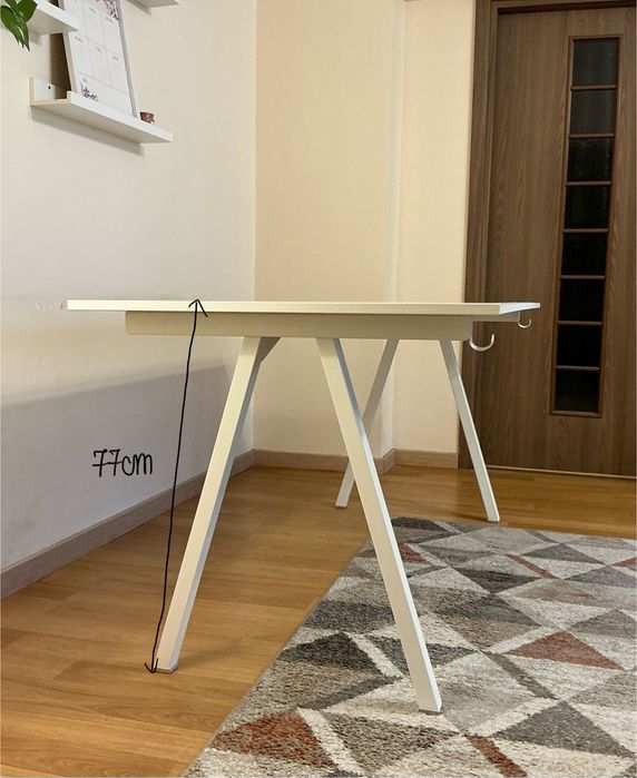 Vând birou / masă de lucru 160 × 80 cm - stare bună