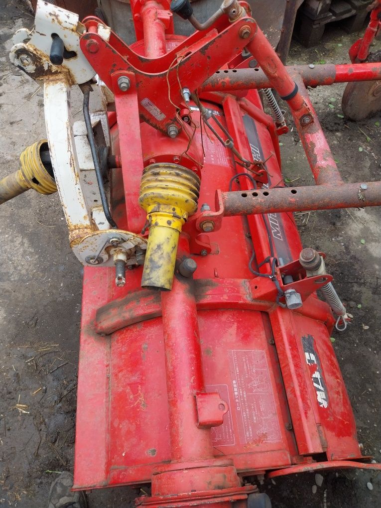 Vând freză Mitsubishi și moară după tractor 1,5m