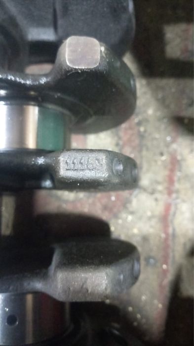 Коленвал 16 клапаного мотора Лада 12