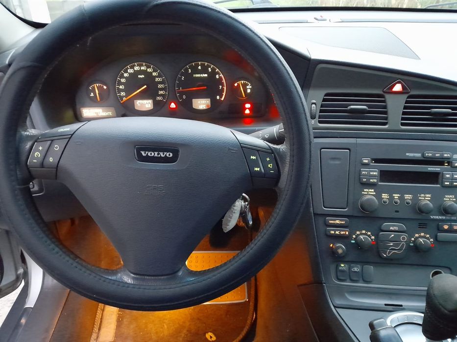 Vând Volvo S60 TURBO