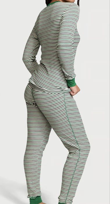 Victoria’s Secret, pijama noua cu eticheta