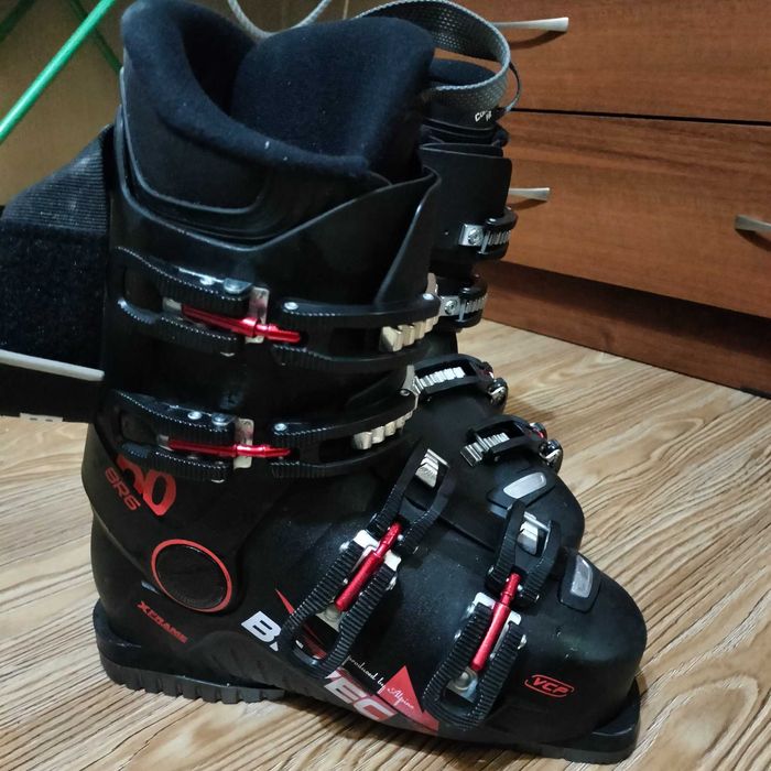 Горнолыжные ботинки Biwec (255 размер)