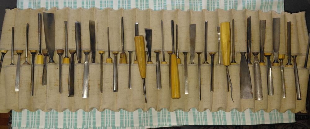 Vând dălți sculptură lemn