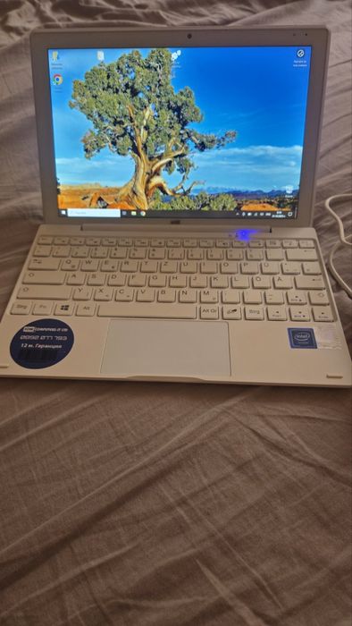 Лаптоп таблет в 2 в 1