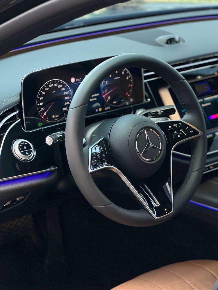 Mercedes-Benz E300 W214