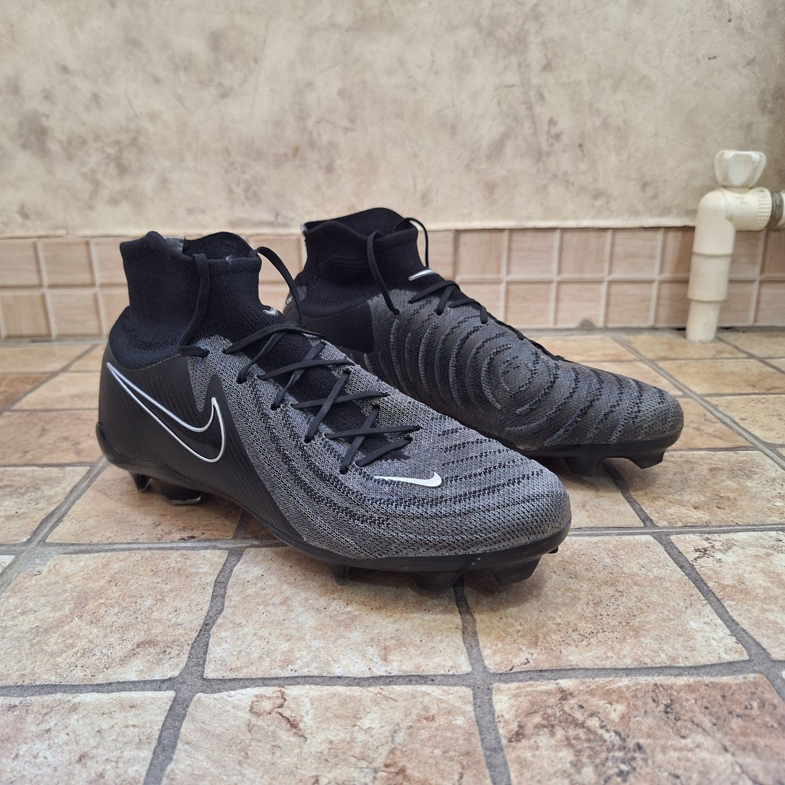 Nike phantom luna