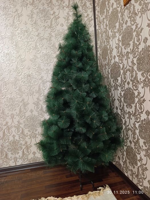 Продается  ёлочка новогодняя  искуственная новая
