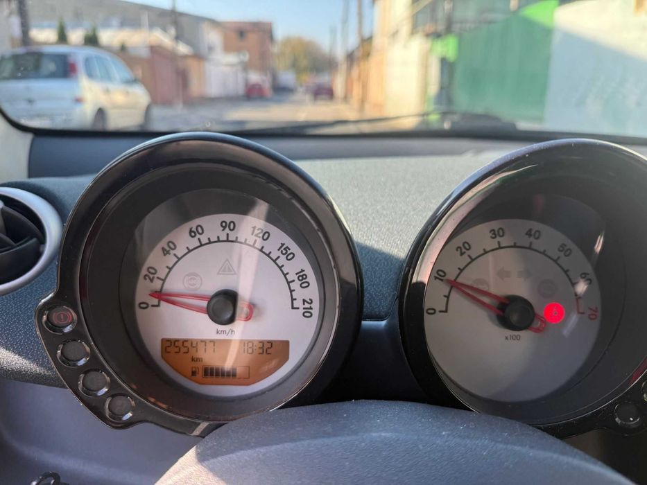 Pentru rabla Smart ForFour 1.3 (90 CP) – 2004 – Negru/Argintiu