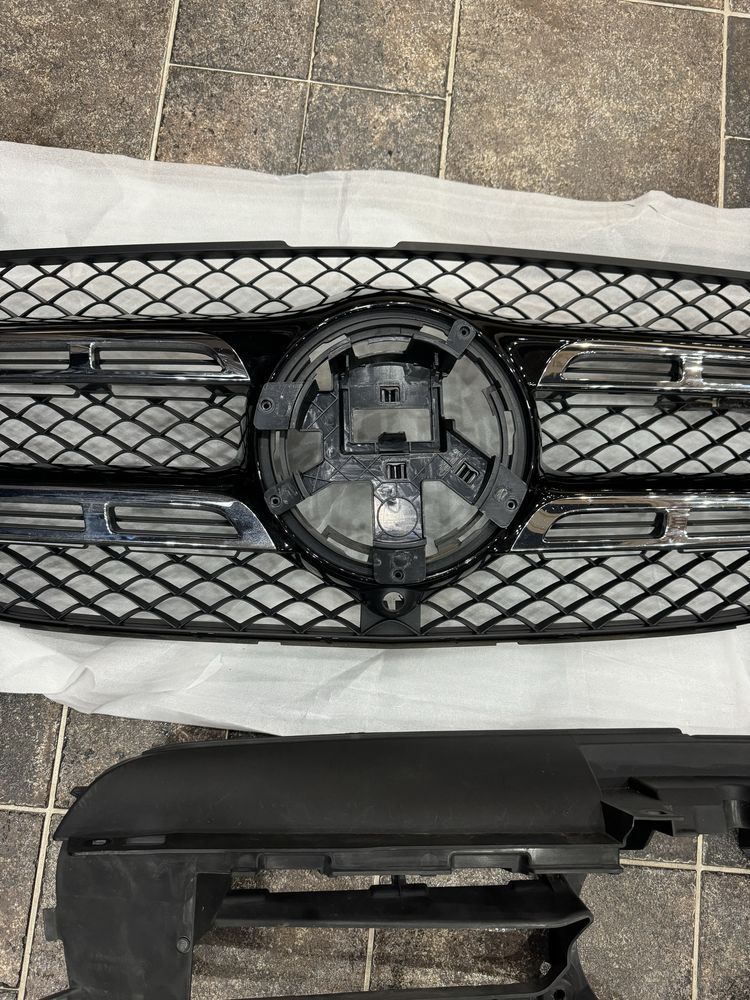 Оригинална решетка за Mercedes GLS X167 W167 AMG line