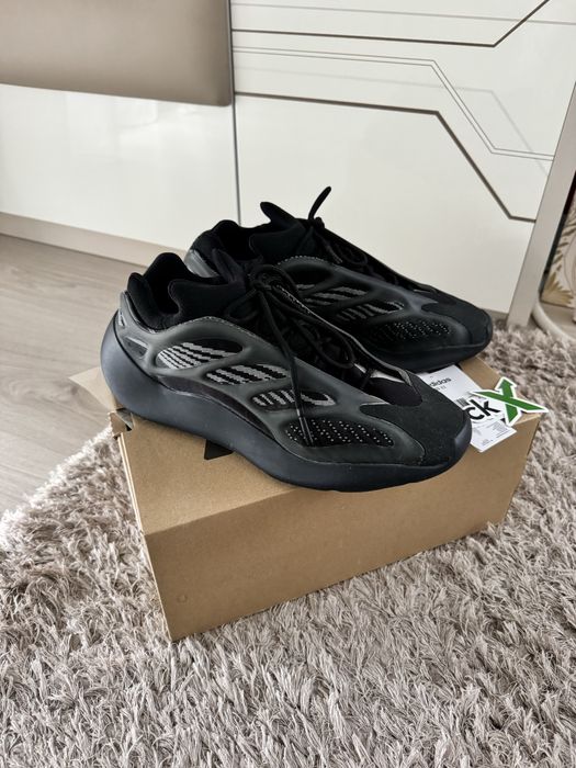 Yeezy 700 V3 Alvah