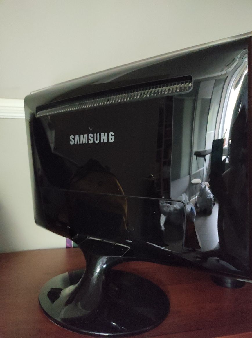 Монитор Samsung Syncmaster T220 22"