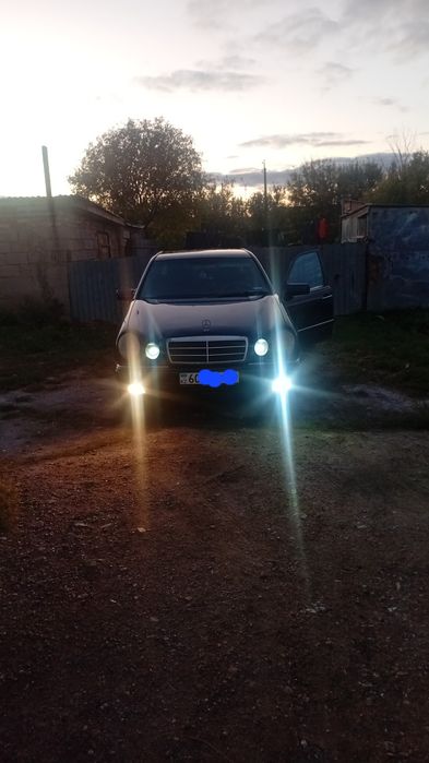 Мерседес 210 авангард