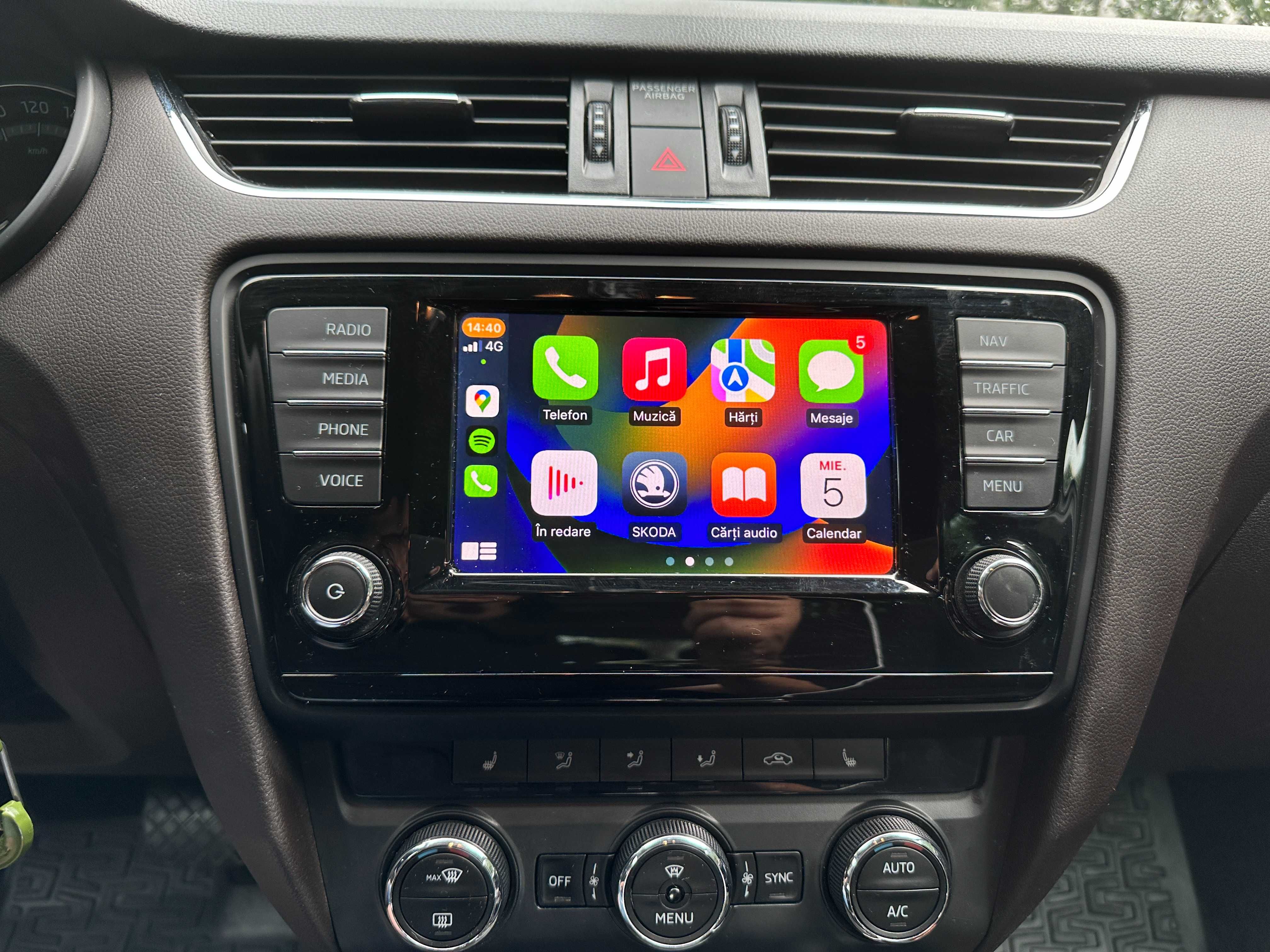 Škoda SmartLink Apple CarPlay Android Auto Octavia 3 Kodiaq Karoq