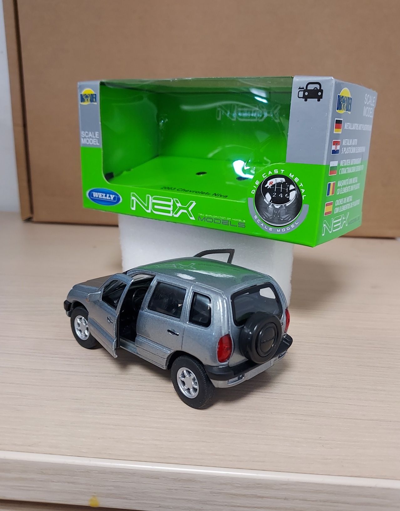 Macheta Chevrolet Niva 2003-Vaz,Lada Niva-Welly 1/34-masinuta colectie