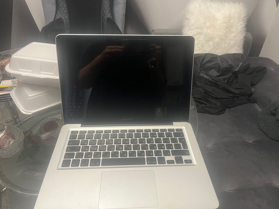 Продавам MacBook Apple