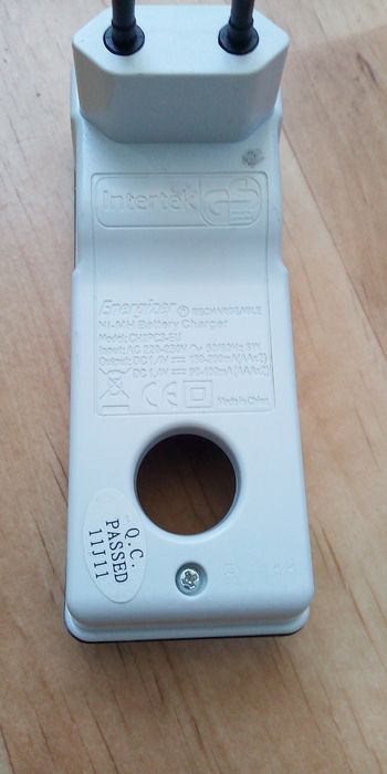 Incarcator Energizer NiMH pentru baterii AA/AAA